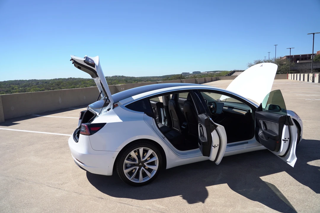 2018 Tesla Model 3 - Image 15 of 31