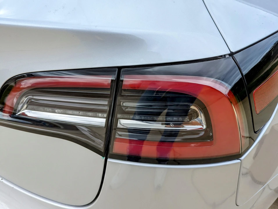 2018 Tesla Model 3 - Image 28 of 31