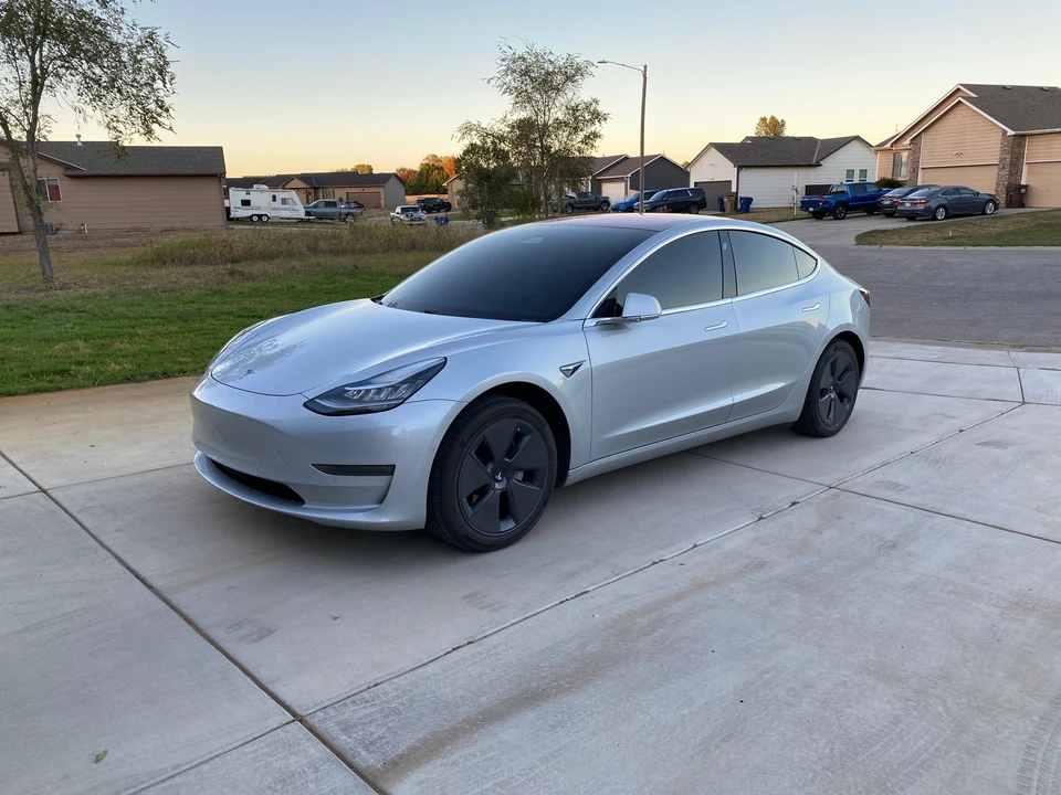 2018 Tesla Model 3 - Image 8 of 31