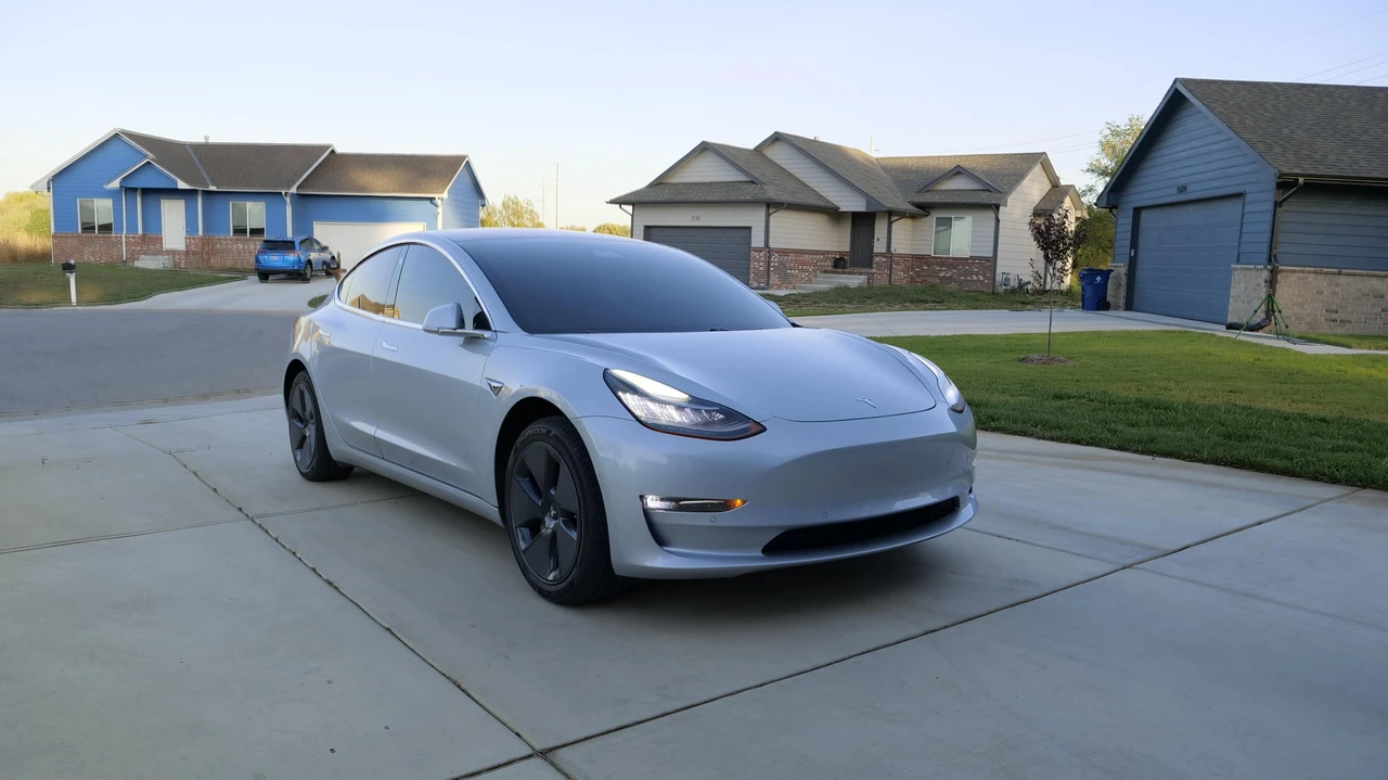 2018 Tesla Model 3 - Image 18 of 31