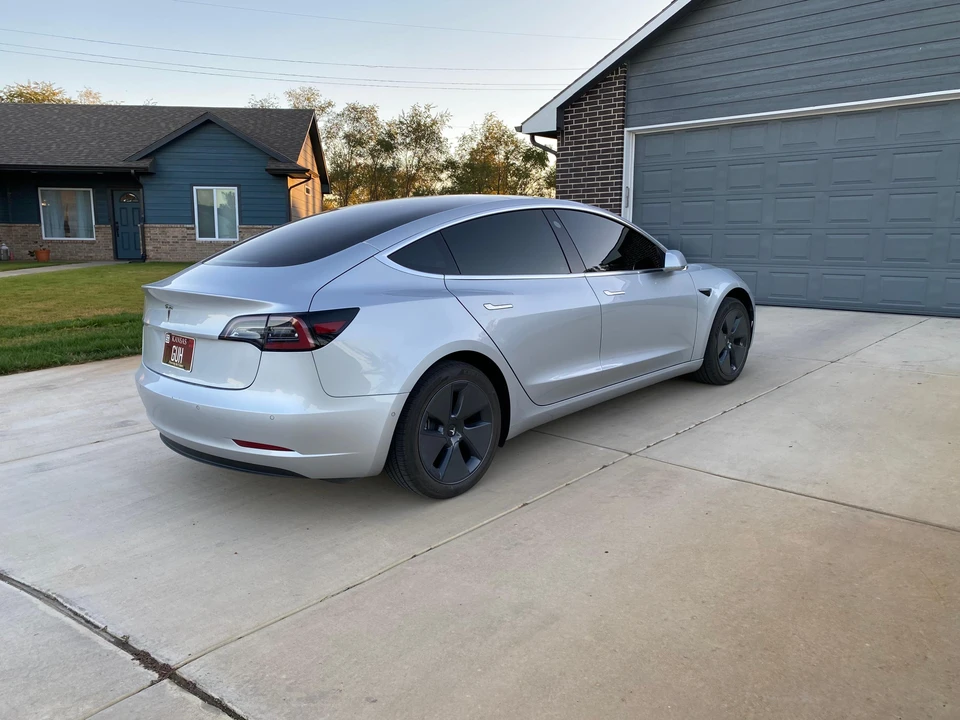 2018 Tesla Model 3 - Image 15 of 31