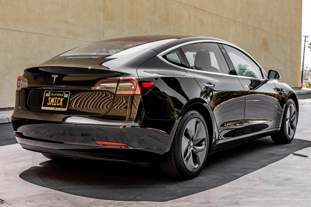 2018 Tesla Model 3 - Image 9 of 31