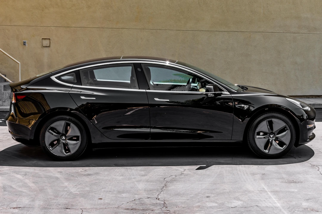2018 Tesla Model 3 - Image 3 of 31