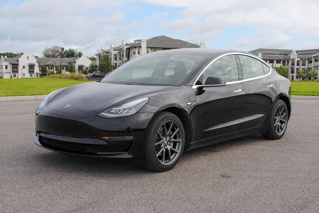 2018 Tesla Model 3 - Image 3 of 31