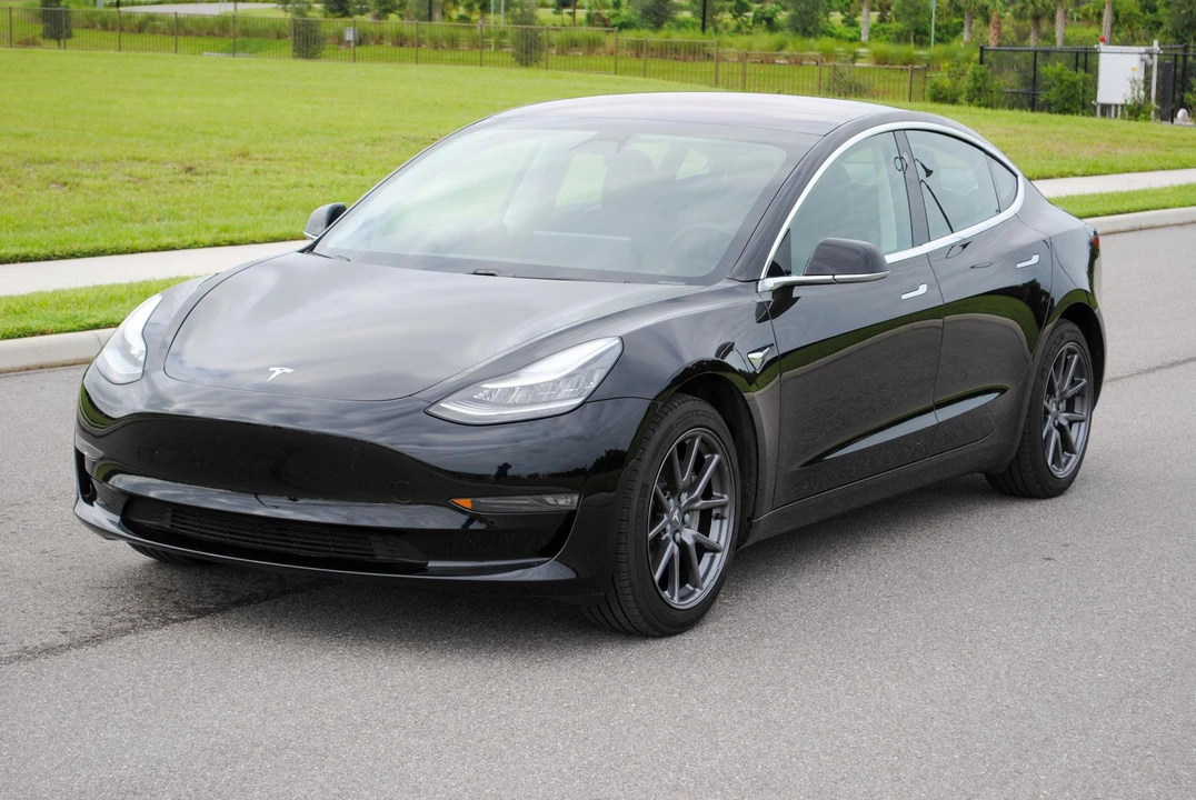 2018 Tesla Model 3 - Image 8 of 31