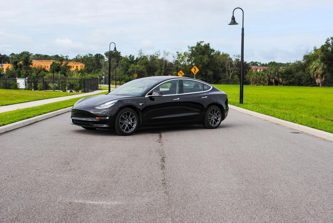 2018 Tesla Model 3 - Image 10 of 31