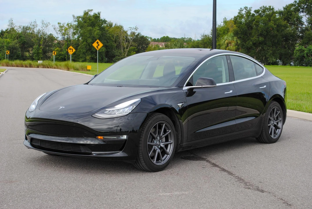 2018 Tesla Model 3 - Image 9 of 31