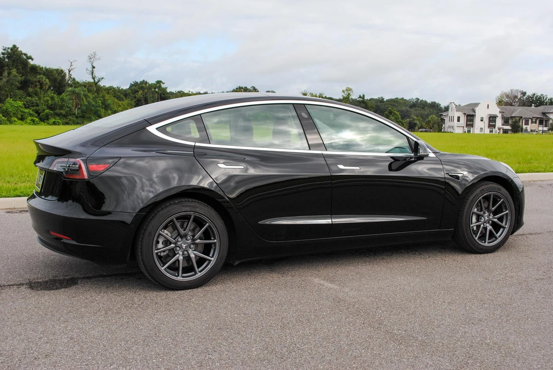 2018 Tesla Model 3 - Image 12 of 31
