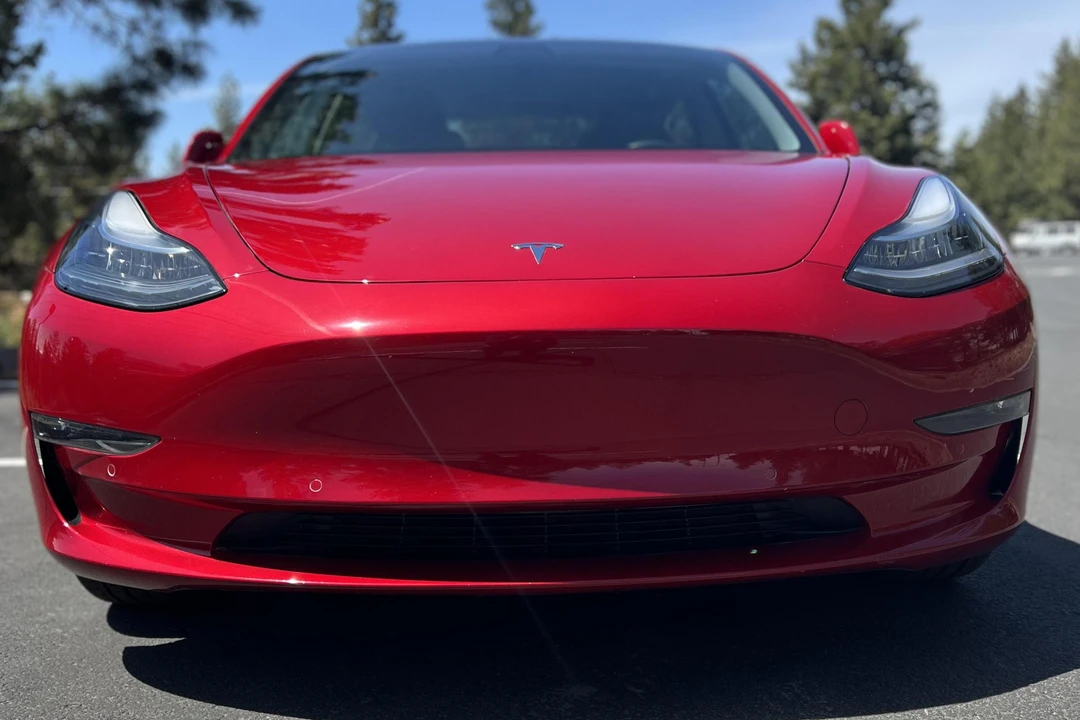 2018 Tesla Model 3 - Image 2 of 31