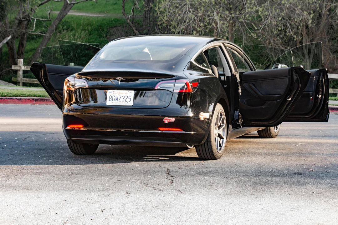 2018 Tesla Model 3 - Image 16 of 31