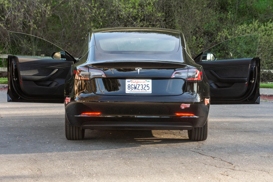 2018 Tesla Model 3 - Image 15 of 31