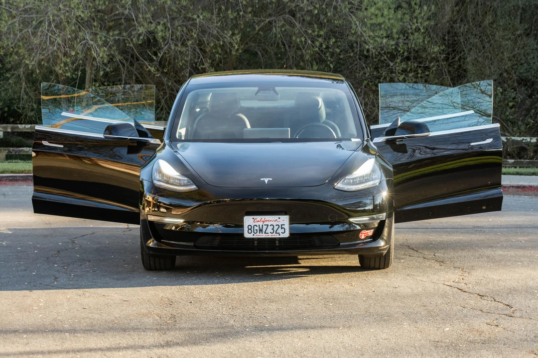 2018 Tesla Model 3 - Image 12 of 31
