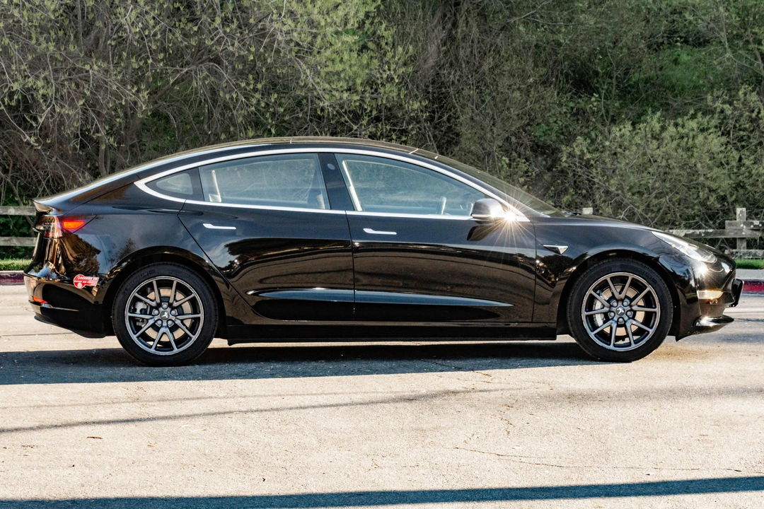 2018 Tesla Model 3 - Image 3 of 31