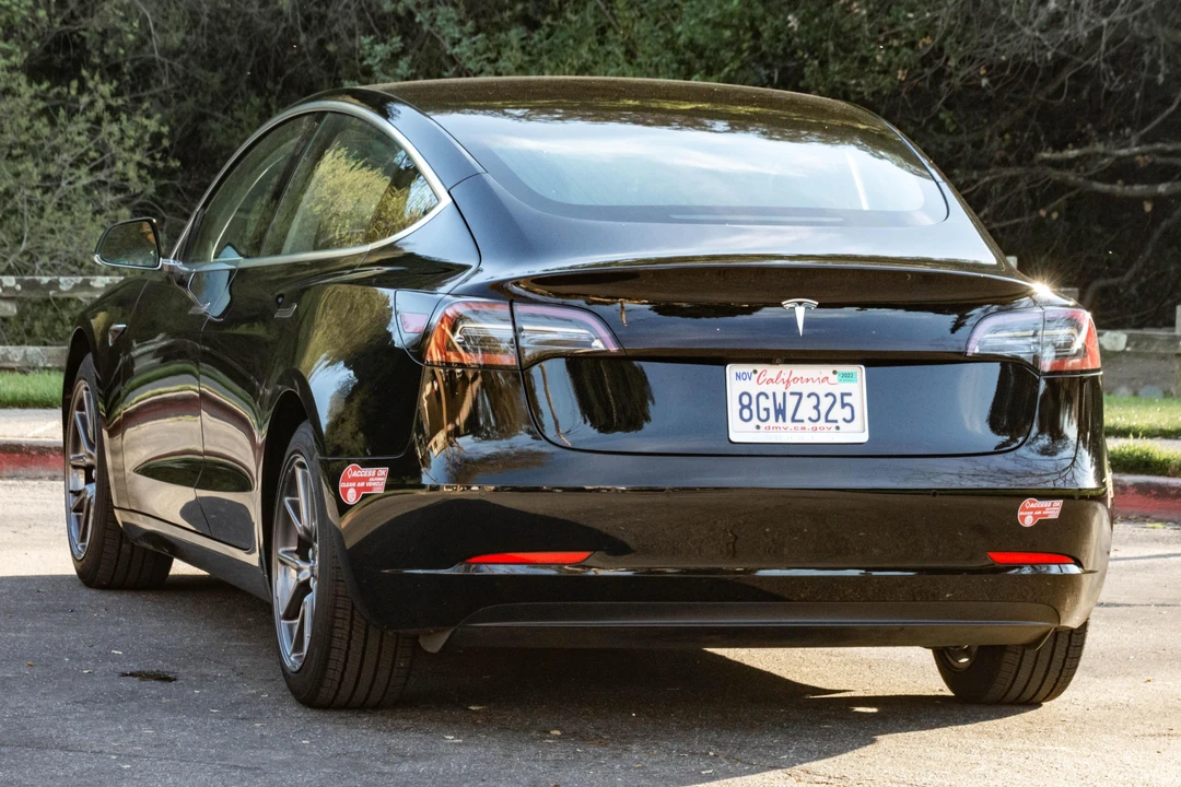 2018 Tesla Model 3 - Image 4 of 31