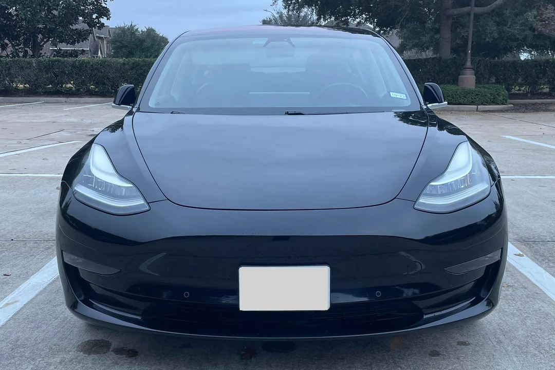 2018 Tesla Model 3 - Image 2 of 31