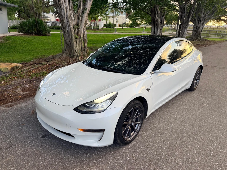 2018 Tesla Model 3 - Image 12 of 31
