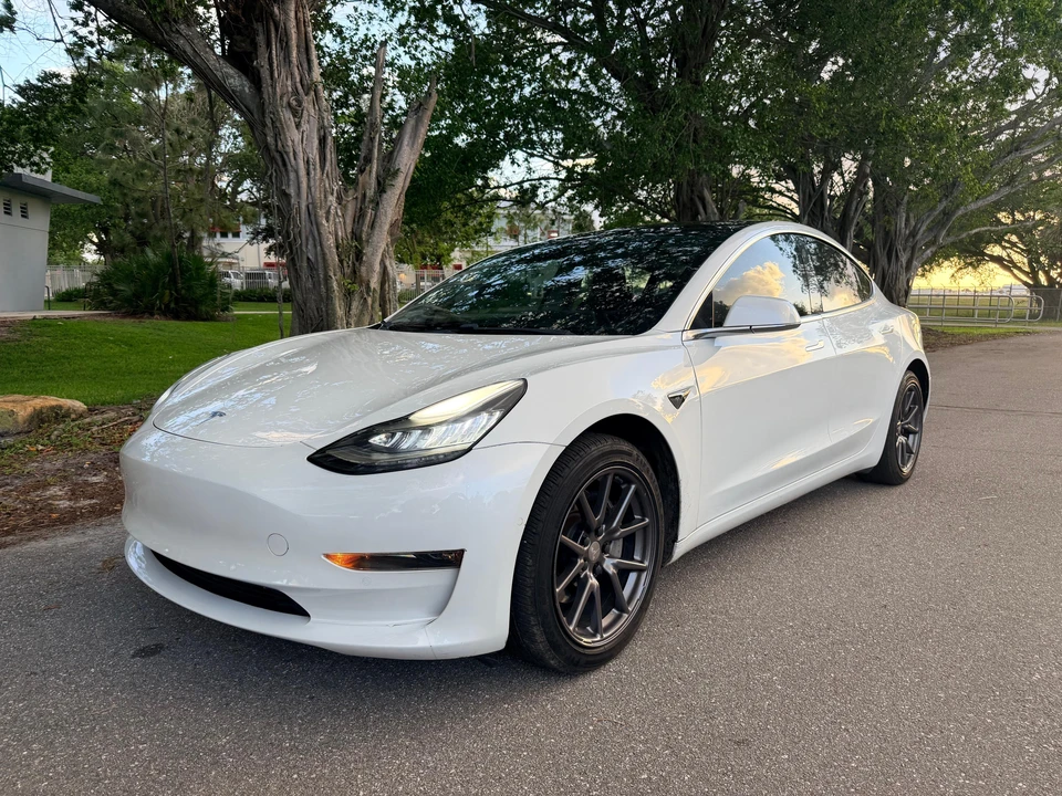 2018 Tesla Model 3 - Image 14 of 31