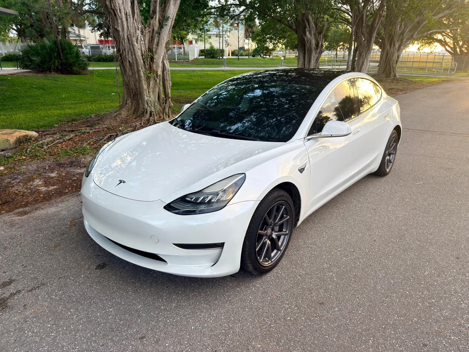 2018 Tesla Model 3 - Image 11 of 31