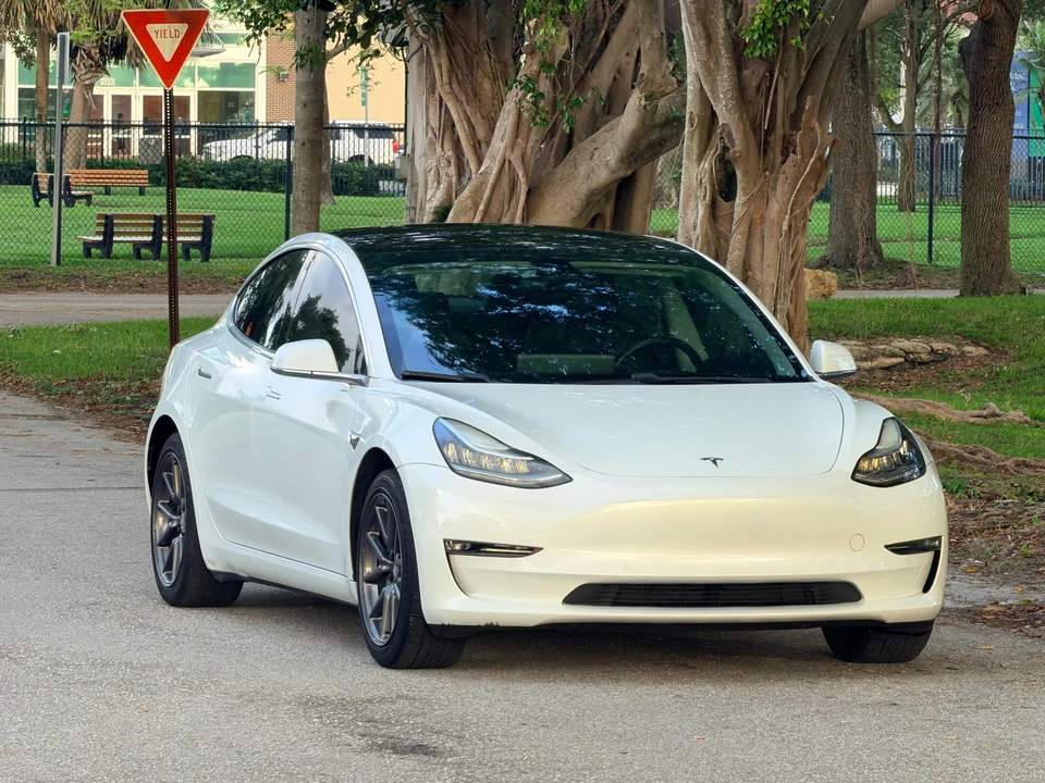 2018 Tesla Model 3 - Image 30 of 31