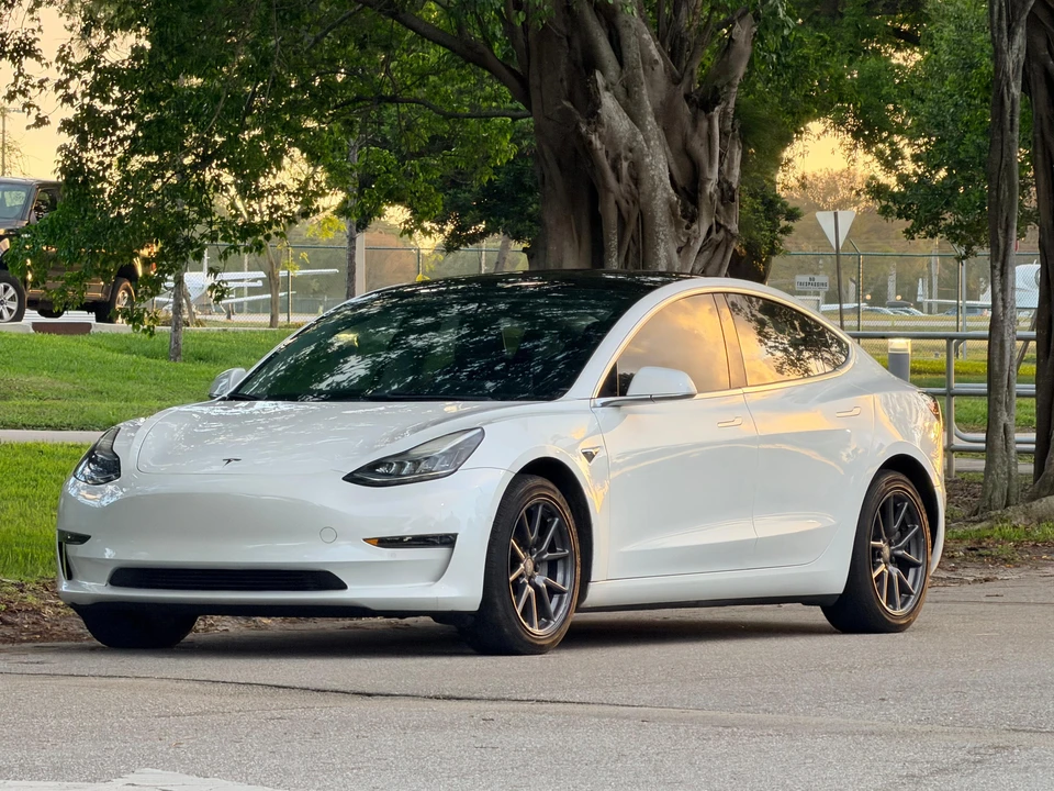 2018 Tesla Model 3 - Image 15 of 31