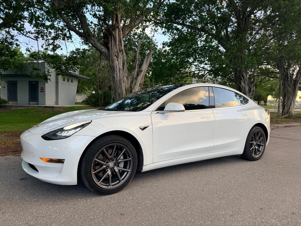 2018 Tesla Model 3 - Image 16 of 31