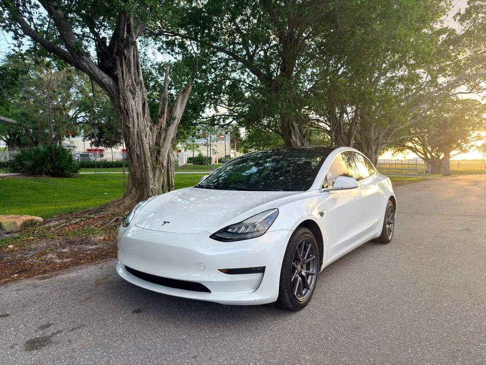 2018 Tesla Model 3 - Image 10 of 31