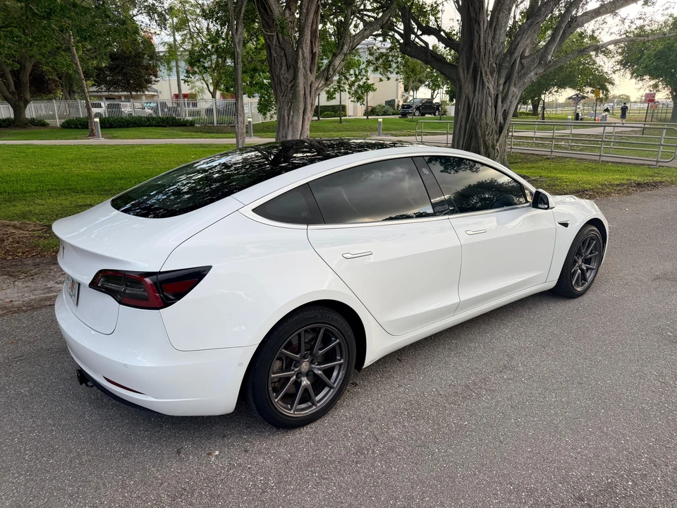 2018 Tesla Model 3 - Image 25 of 31