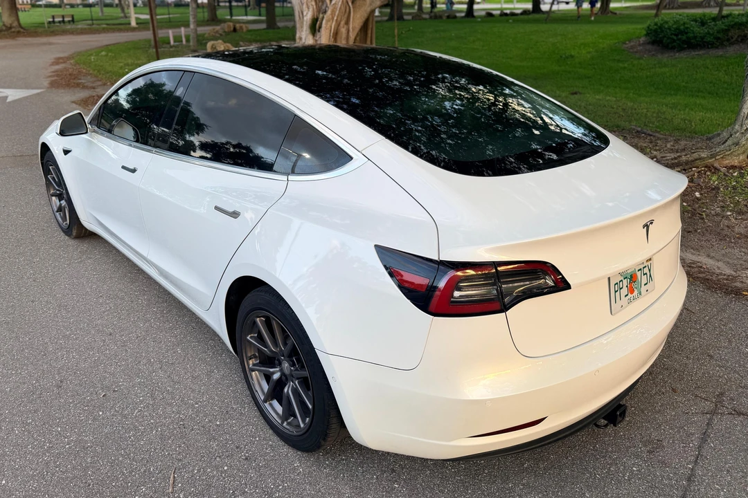 2018 Tesla Model 3 - Image 4 of 31
