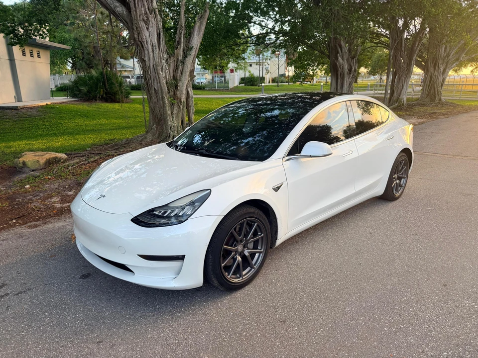 2018 Tesla Model 3 - Image 13 of 31