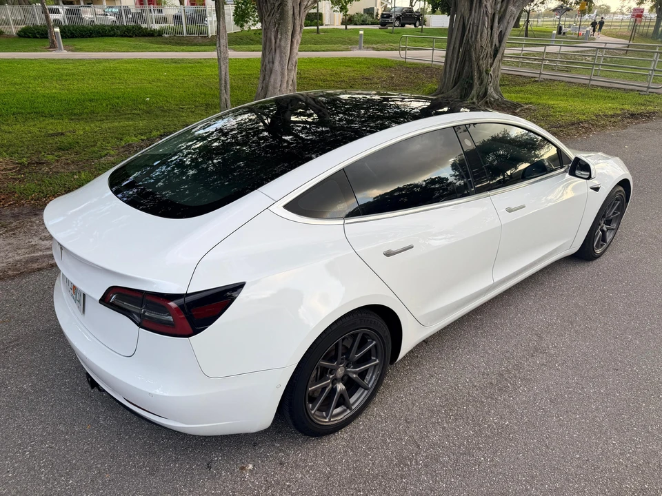 2018 Tesla Model 3 - Image 24 of 31