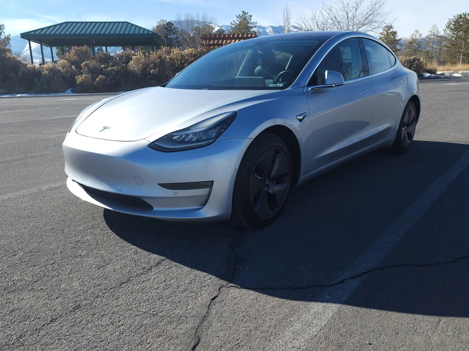 2018 Tesla Model 3 - Image 10 of 31