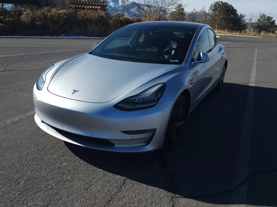 2018 Tesla Model 3 - Image 9 of 31