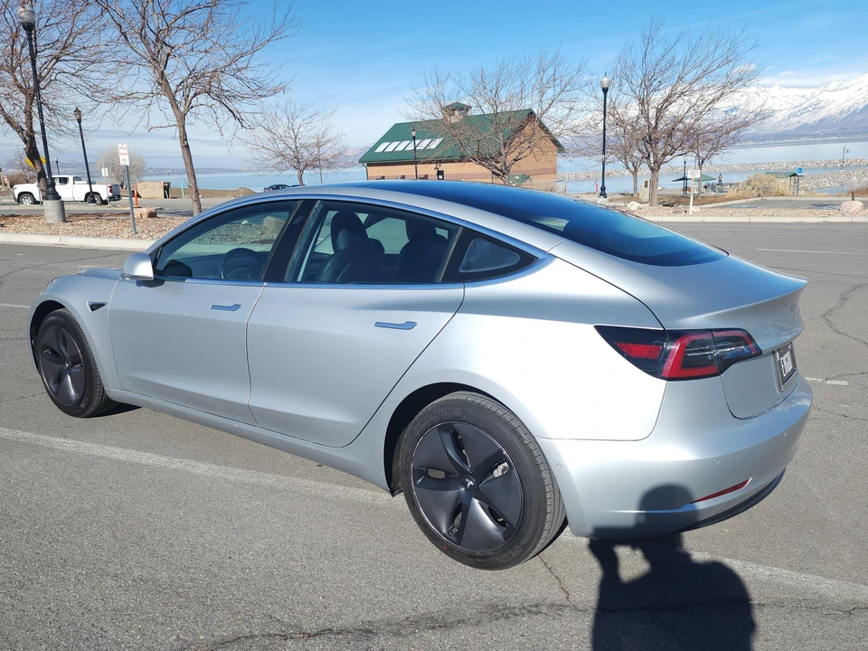 2018 Tesla Model 3 - Image 17 of 31