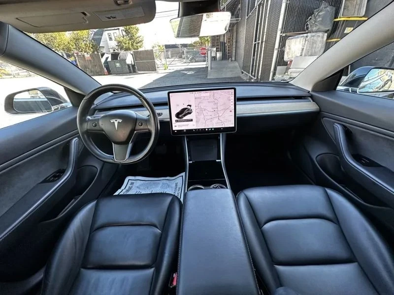 2018 Tesla Model 3 - Image 9 of 12
