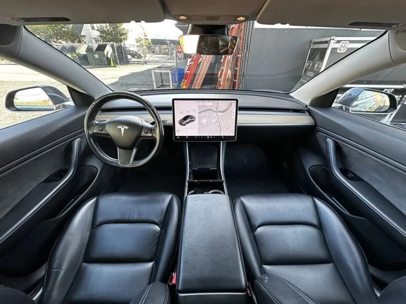 2018 Tesla Model 3 - Image 9 of 12