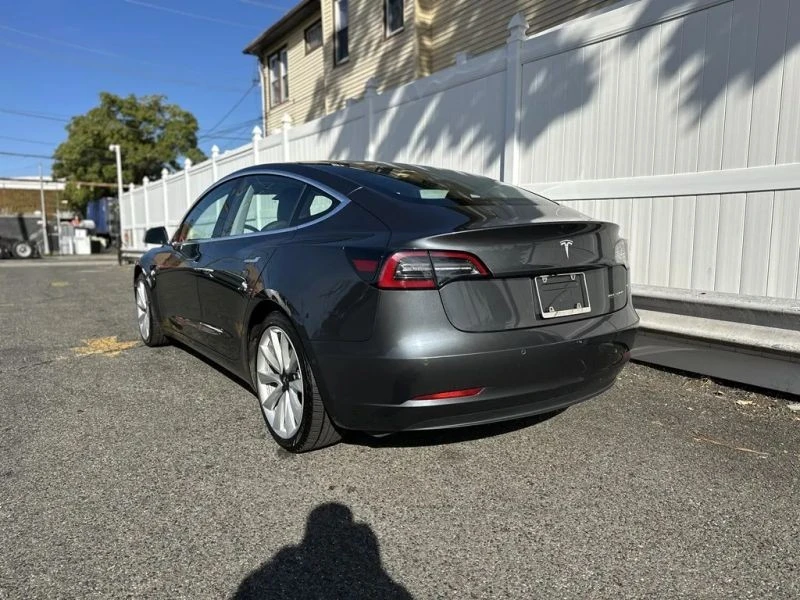 2018 Tesla Model 3 - Image 5 of 12