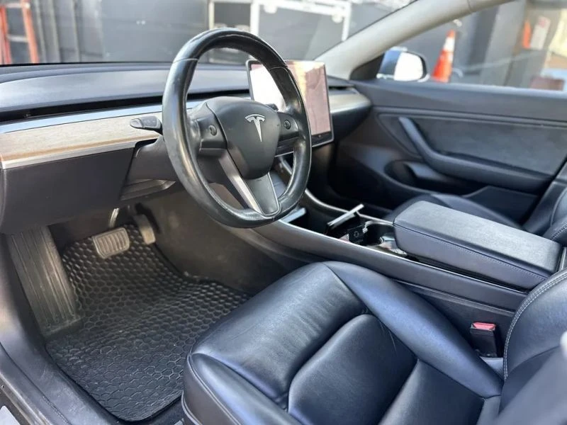 2018 Tesla Model 3 - Image 10 of 12