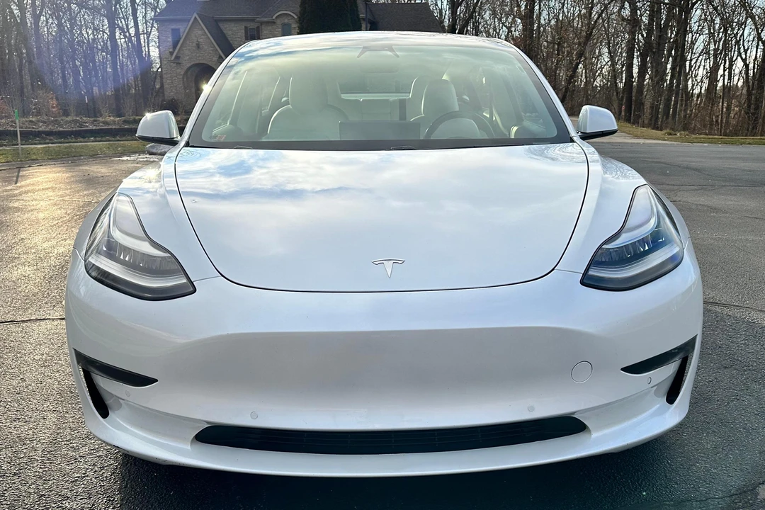 2018 Tesla Model 3 - Image 2 of 31