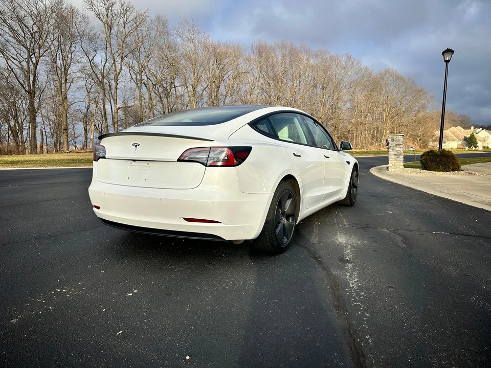 2018 Tesla Model 3 - Image 8 of 31