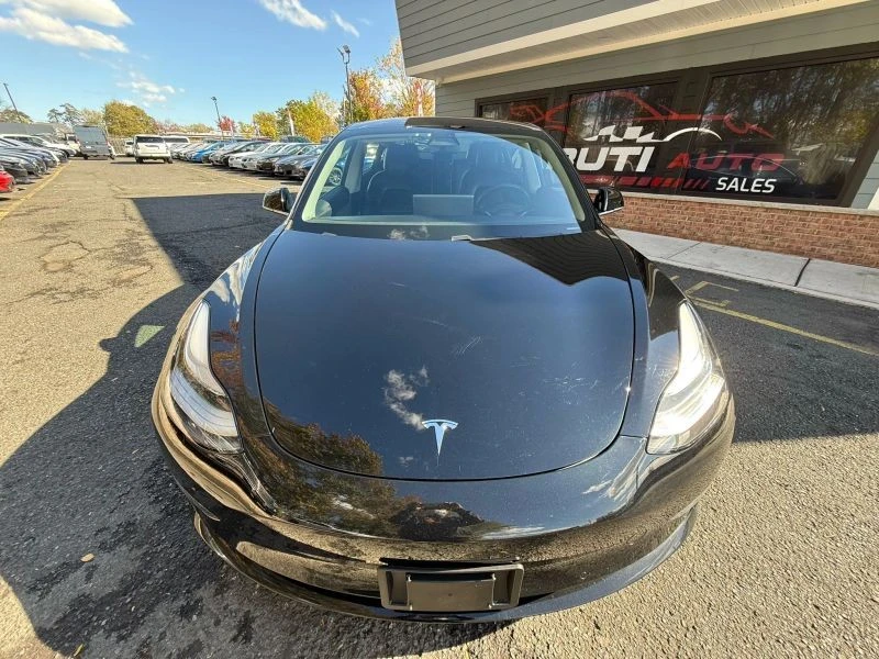 2018 Tesla Model 3 - Image 2 of 12