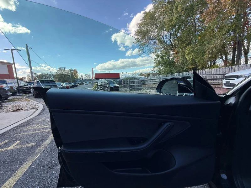 2018 Tesla Model 3 - Image 9 of 12