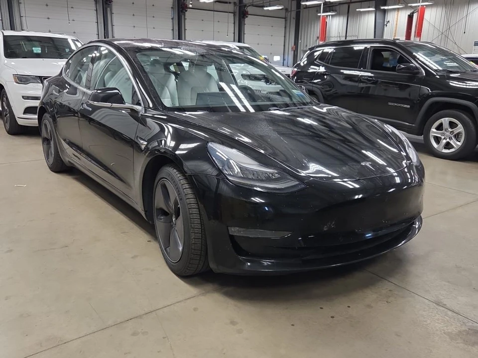 2018 Tesla Model 3 - Image 2 of 6