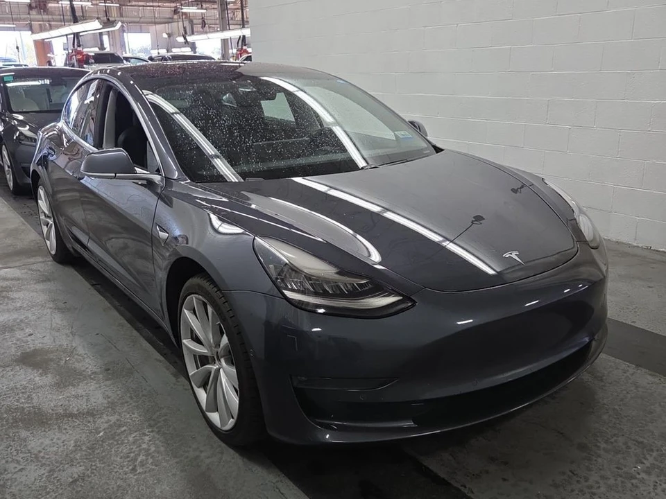 2018 Tesla Model 3 - Image 2 of 7