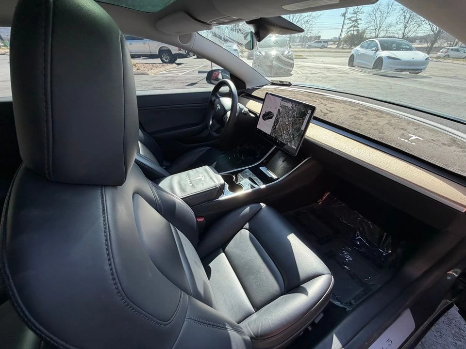 2018 Tesla Model 3 - Image 12 of 16