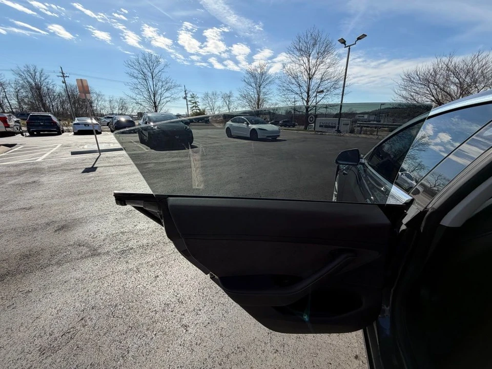 2018 Tesla Model 3 - Image 9 of 16