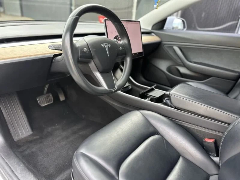 2018 Tesla Model 3 - Image 10 of 12