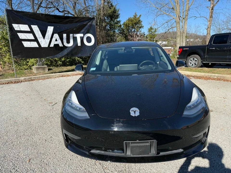2018 Tesla Model 3 - Image 2 of 12