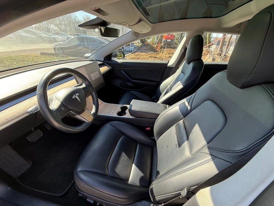 2018 Tesla Model 3 - Image 9 of 12