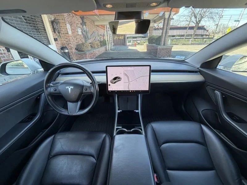 2018 Tesla Model 3 - Image 9 of 12