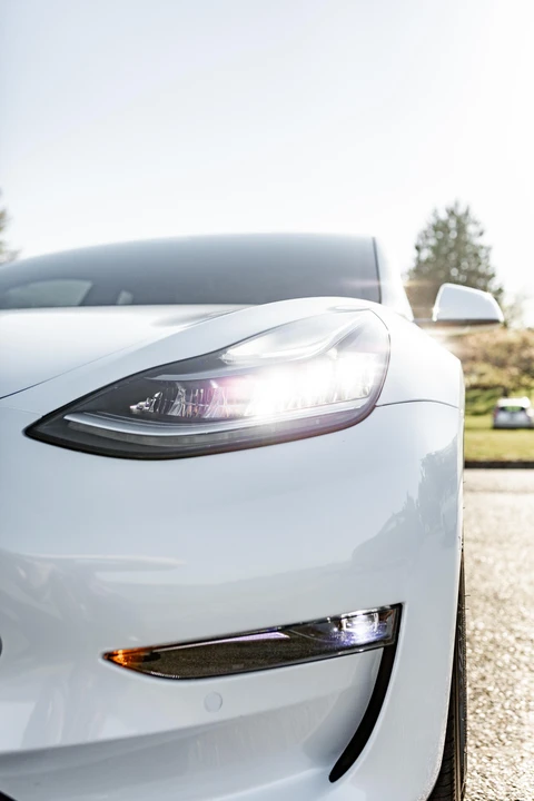 2018 Tesla Model 3 - Image 21 of 31